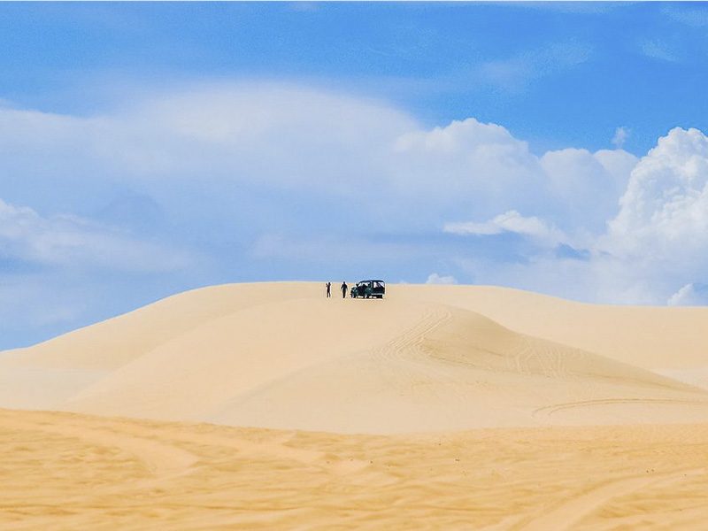 TRƯỢT CÁT Mũi Né TRẢI NGHIỆM HẤP DẪN VÀ THÚ VỊ KHÔNG THỂ BỎ LỠ - Đặc Sản Làng Chài Xưa