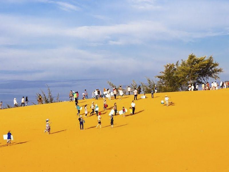 TRƯỢT CÁT Mũi Né TRẢI NGHIỆM HẤP DẪN VÀ THÚ VỊ KHÔNG THỂ BỎ LỠ - Đặc Sản Làng Chài Xưa