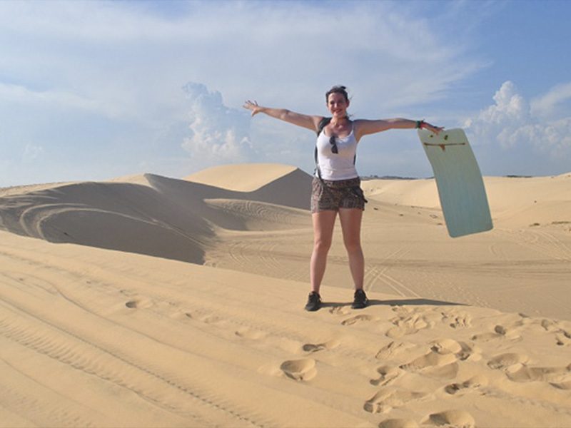 TRƯỢT CÁT Mũi Né TRẢI NGHIỆM HẤP DẪN VÀ THÚ VỊ KHÔNG THỂ BỎ LỠ - Đặc Sản Làng Chài Xưa