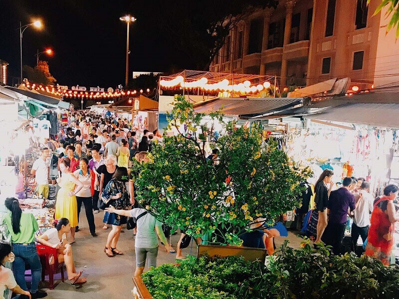 Chợ Đêm Nha Trang - TOP Chợ Nhộn Nhịp Số 1!