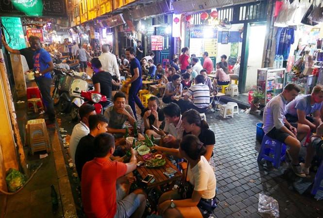 Review Du lịch phố cổ Hà Nội ở đâu, chơi gì, ăn gì, khách sạn, điểm tham quan 2022 43 Review Du Lịch Phố Cổ Hà Nội ở đâu,chơi Gì,ăn Gì,khách Sạn,các điểm Tham Quan 2022 - Review Kinh Nghiệm Du Lịch Tham Quan Đi Phượt Việt Nam