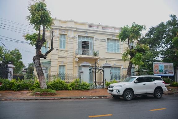 Review địa điểm tham quan nhà Công Tử Bạc Liêu, giá vé, kiến trúc 2022 33 Review Tham Quan Nhà Công Tử Bạc Liêu ở đâu, Giá Vé, Kiến Trúc 2022 - Review Kinh Nghiệm Du Lịch Tham Quan Đi Phượt Việt Nam