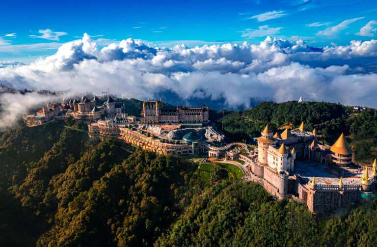 Sun World Ba Na Hills - Đường lên tiên cảnh