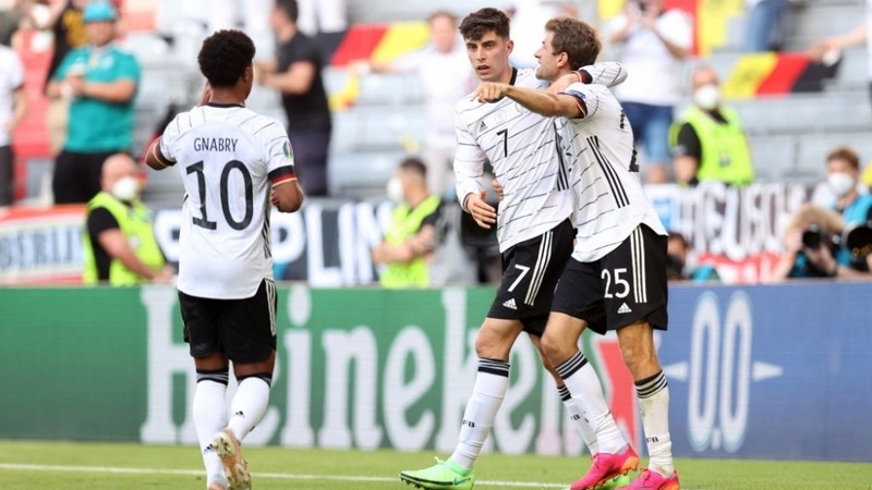 Giải ngoại hạng Armenia được tổ chức quy mô như thế nào?