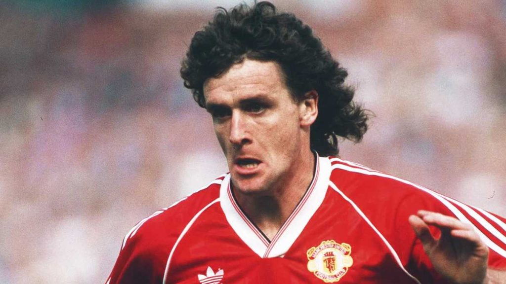 Tiểu sử của Mark Hughes - Footbalium