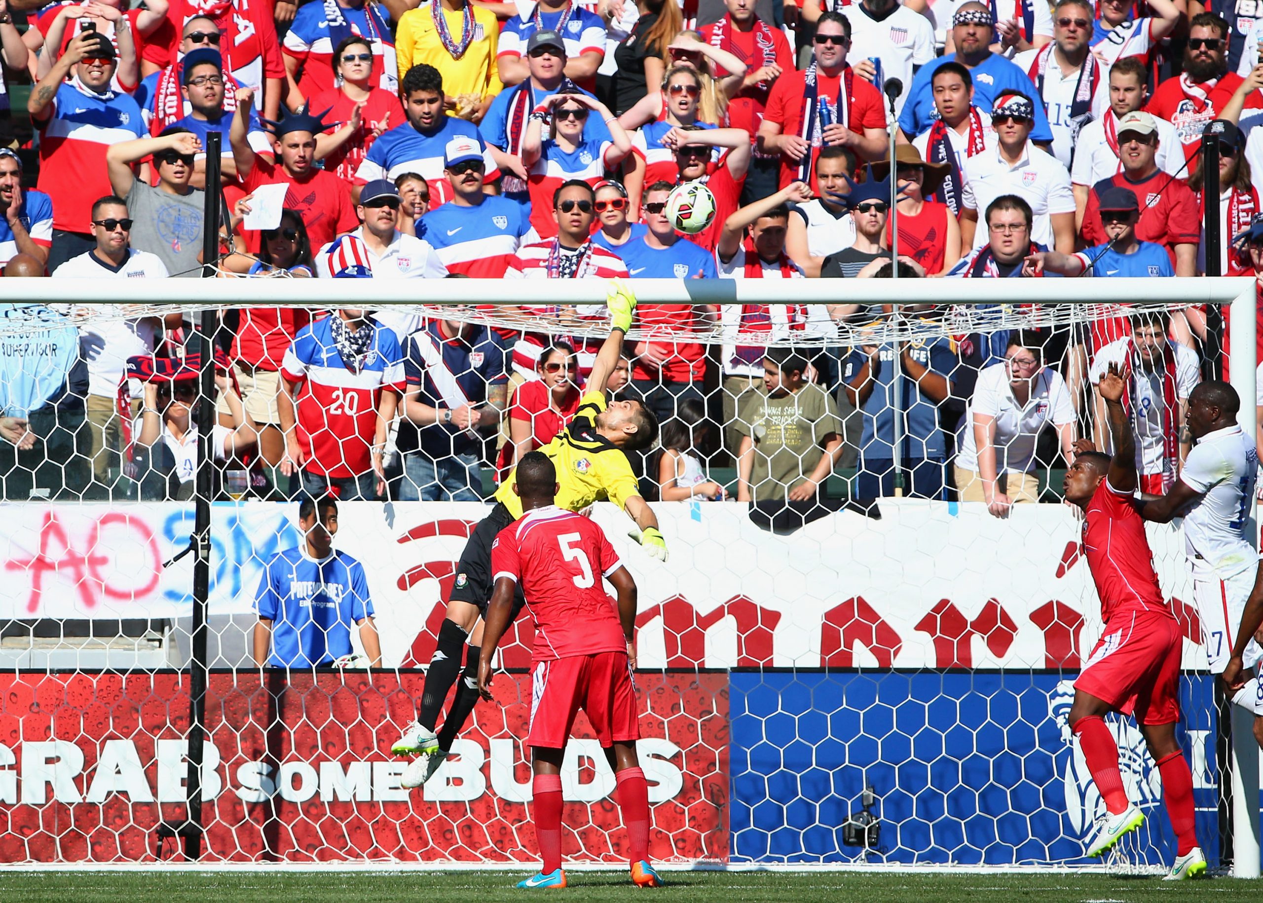 Michael Bradley Giá trị ròng - Wiki, Tuổi, Cân nặng và Chiều cao, Các mối quan hệ, Gia đình, v.v. - LuxLux