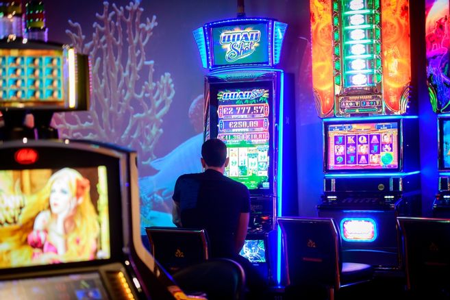 Le casino de Néris-les-Bains (Allier) accueillera à nouveau du public le 2 juin - Néris-les-Bains (03310)
