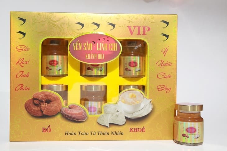Thực phẩm chức năng là món quà thể hiện sự quan tâm tới sức khỏe của ông bà, cha mẹ một cách nhẹ nhàng và tinh tế. Top 20 quà tặng mừng thọ cho người già lớn tuổi ý nghĩa nhất
