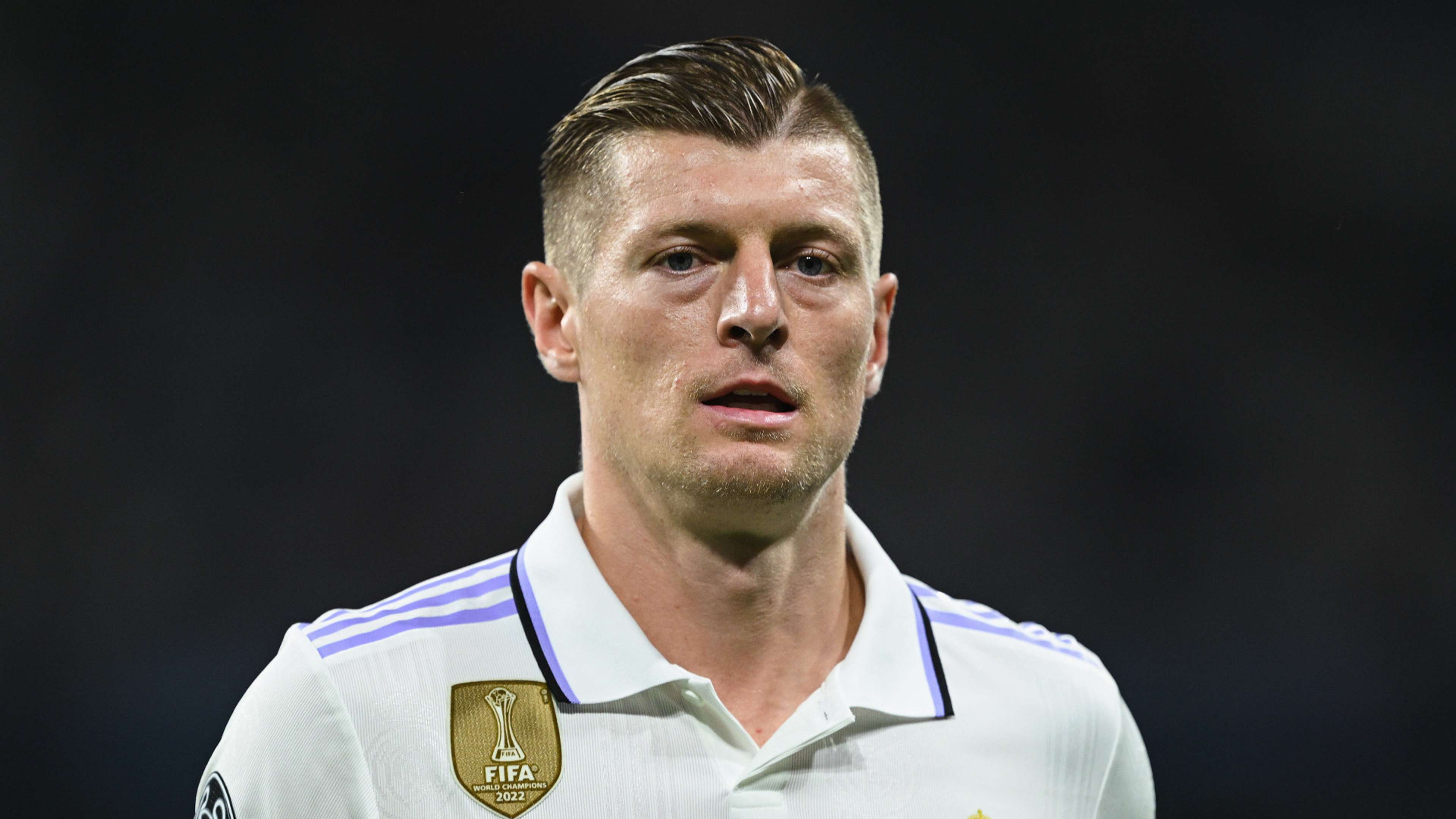 Xem đi: Toni Kroos là một người khó đáng để hài lòng! Ngôi sao của Real Madrid chỉ phản ứng rất ít khi Jude Bellingham ghi bàn Clasico vĩ đại nhất mọi