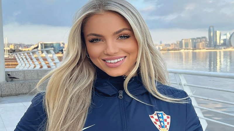 Top 9 nữ cầu thủ xinh đẹp nhất thế giới hiện nay