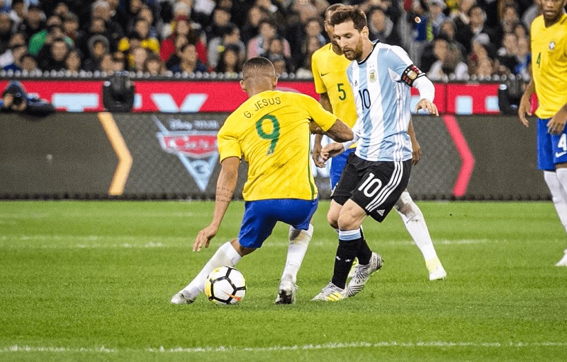 Người ủng hộ là gì? Vai trò của một hậu vệ cánh trong bóng đá hiện đại là gì?