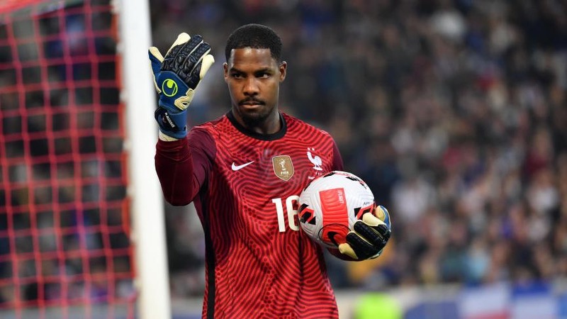 Thậm chí, thủ môn Mike Mayan còn là thủ môn số 1 của đội tuyển Pháp Thủ môn Mike Maignan - Hàng thải đến lựa chọn hàng đầu