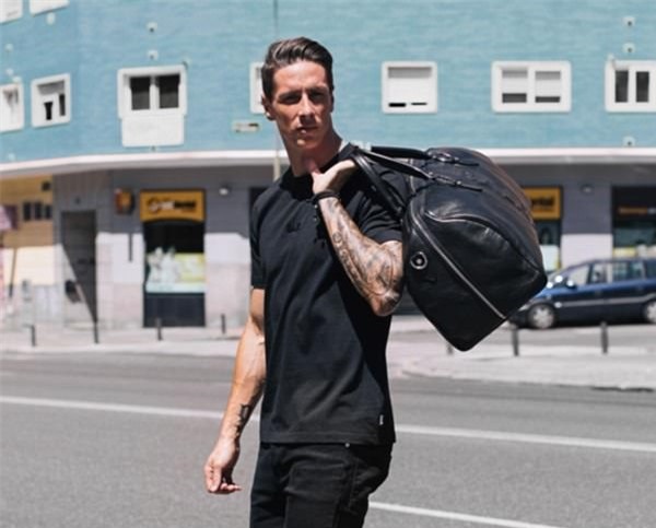 Vẻ ngoài nam tính khiến người hâm mộ khó có thể rời mắt