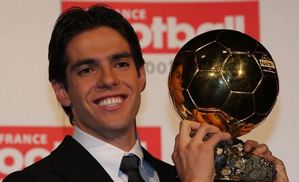 KaKa và nụ cười ấm áp thu hút fan nữ