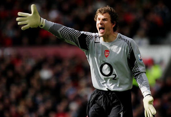 Cựu sao Arsenal Jens Lehmann cầm cưa máy sang phá nhà hàng xóm | VTV.VN