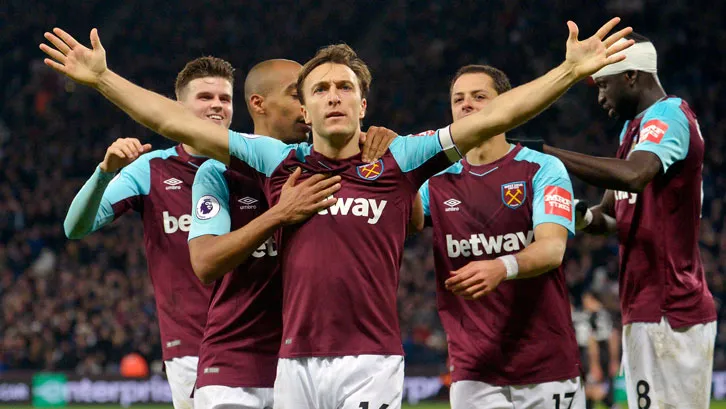 Khám phá lịch sử logo câu lạc bộ West Ham qua các giai đoạn Khám Phá Lịch Sử Logo CLB West Ham Qua Các Giai Đoạn - gocgiaitri.edu.vn