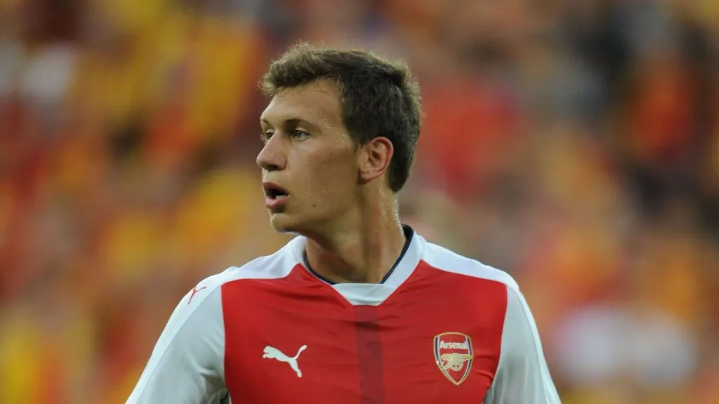 Krystian Bielik Là Ai? Sự Nghiệp Bóng Đá Của Nam Cầu Thủ Người Ba Lan - gocgiaitri.edu.vn