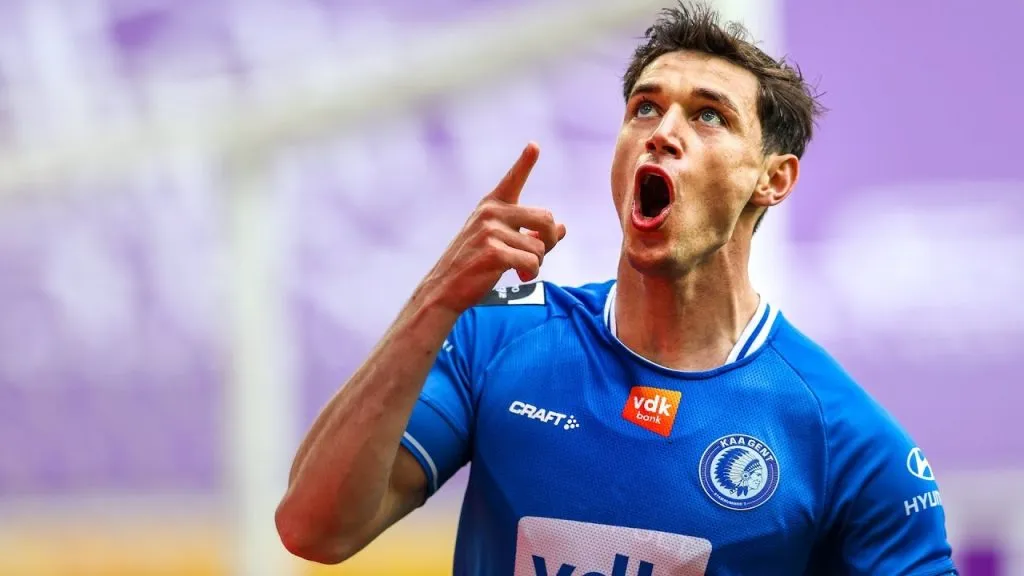 Roman Yaremchuk Là Ai? Sự Nghiệp Bóng Đá Và Cuộc Sống Nam Cầu Thủ - gocgiaitri.edu.vn