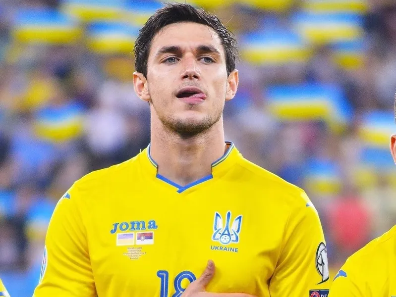 Roman Yaremchuk Là Ai? Sự Nghiệp Bóng Đá Và Cuộc Sống Nam Cầu Thủ - gocgiaitri.edu.vn