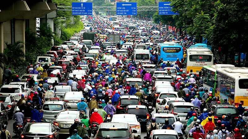 Nếu xe quá nóng và có mùi khét, bạn nên làm gì?