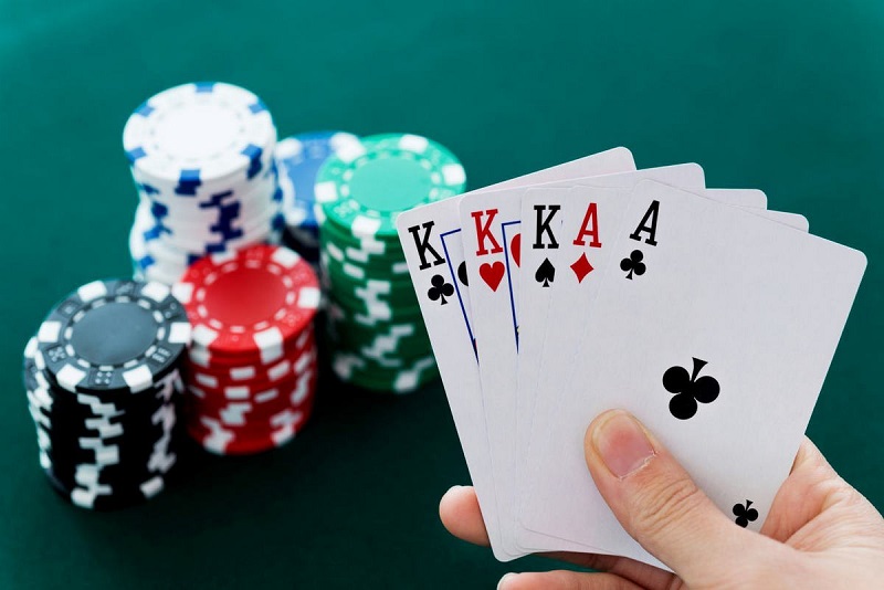 Hướng dẫn chi tiết cách chơi Poker cho người mới bắt đầu