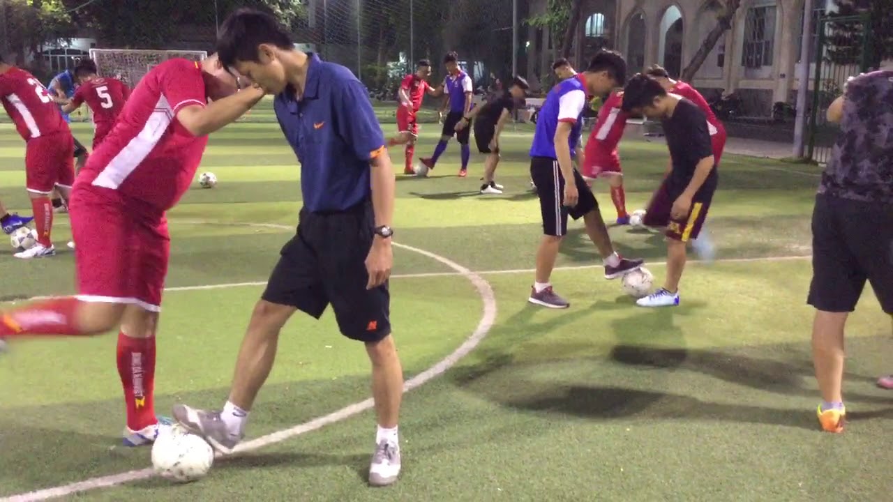 Kỹ thuật đá bóng bằng mu bàn chân mà bạn nên biết - Bóng đá 90