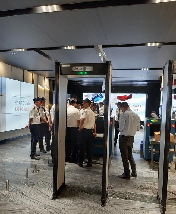 Hình ảnh máy dò kim loại trong thực tế