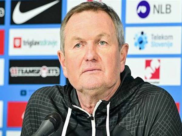 HLV Dragan Stojkovic là huyền thoại trên sân và là chiến lược gia tài năng