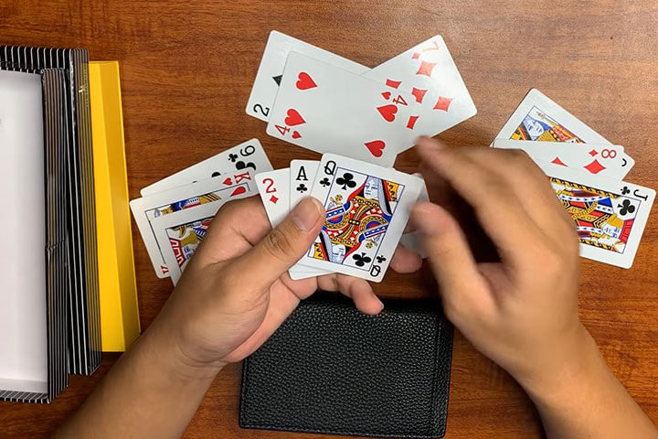 Liêng là gì? ⚡️ Kinh nghiệm chơi Liêng cho người mới