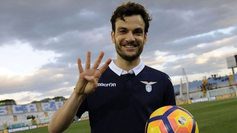 Poker là gì? Poker trong bóng đá là gì?