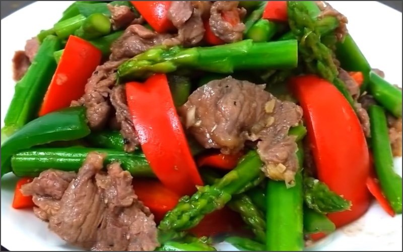 Thịt bò xào măng tây