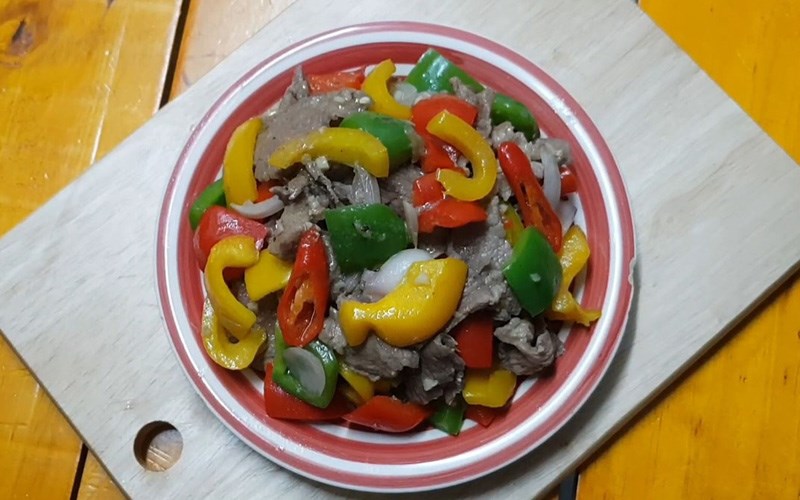 Thịt bò xào ớt ngọt