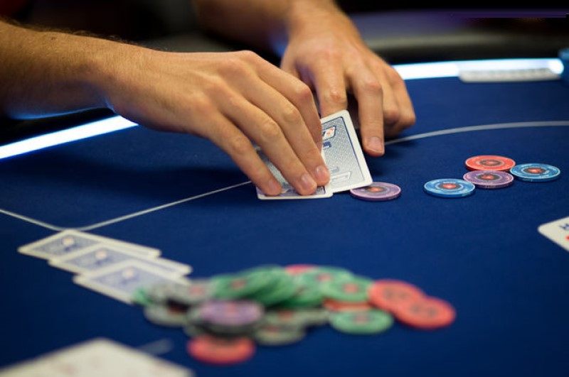 Tại sao bạn nên sử dụng rút tiền bằng séc? Check Raise là gì trong Poker? Tuyệt chiêu đỉnh cao nên dùng