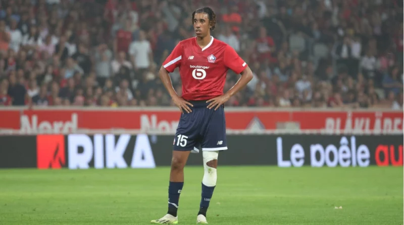 Leny Yoro là ai? Tại sao cả MU và Real Madrid đều quyết tâm chiêu mộ cầu thủ này?