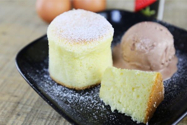 Cách làm bánh bông lan bằng chảo chống dính