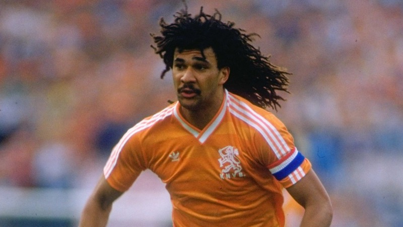 Cầu thủ Ruud Gullit, cái tên duy nhất trong lịch sử có thể chơi ở mọi vị trí của bóng đá