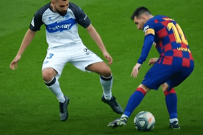 Kỹ thuật rê bóng đá từ cơ bản đến nâng cao 3 Kỹ Thuật Dẫn Bóng Trong Bóng Đá Từ Cơ Bản Đến Nâng Cao