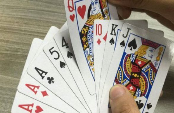Năm cách gian lận trong Poker: Điểm cao