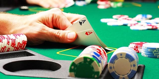 Cách chơi bài Poker 2 lá chi tiết và hiệu quả dành cho người mới bắt đầu