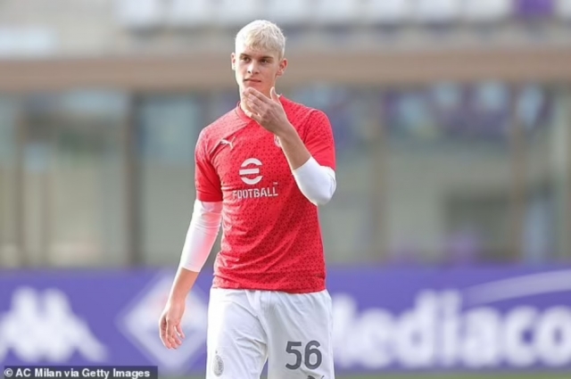 CHÍNH THỨC: Con trai Zlatan Ibrahimovic ký hợp đồng với AC Milan