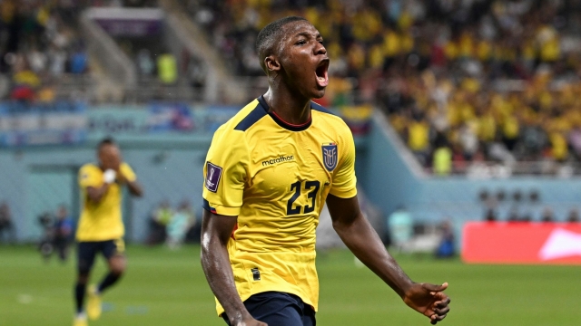 Moises Caicedo: Từ một thiếu niên hay khóc lóc đến mục tiêu chinh phục Arsenal, Chelsea và United