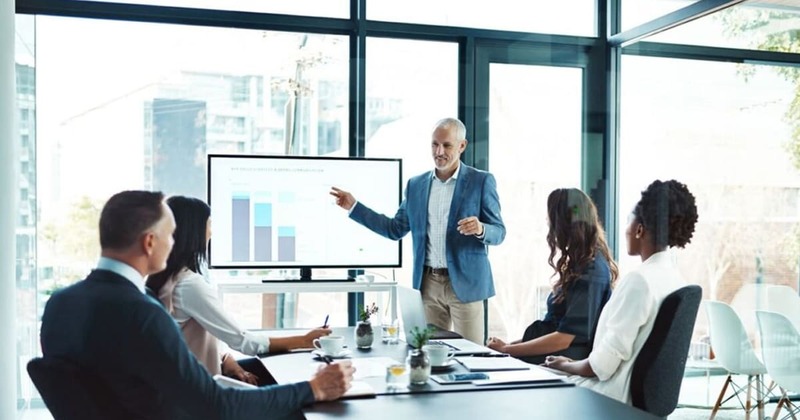 Sự khác biệt giữa CEO và Giám đốc điều hành — WISE Business