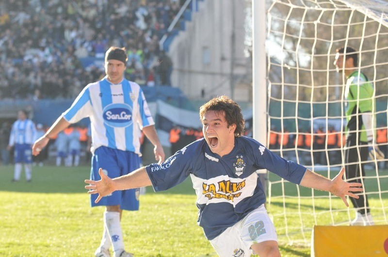 Những cầu thủ bóng đá trẻ nhất thế giới - Những anh hùng bóng đá trẻ