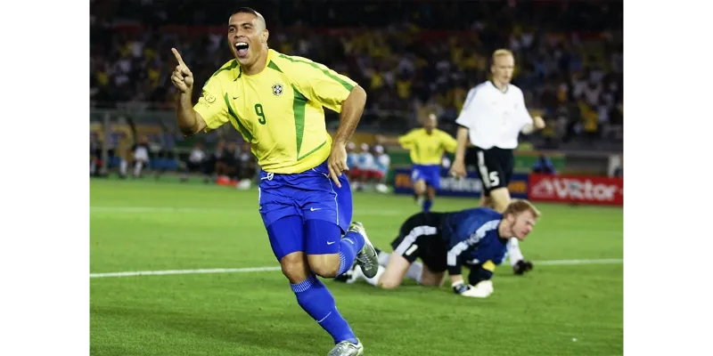 Tiểu sử của Ronaldo Nazario và Huyền thoại người ngoài hành tinh